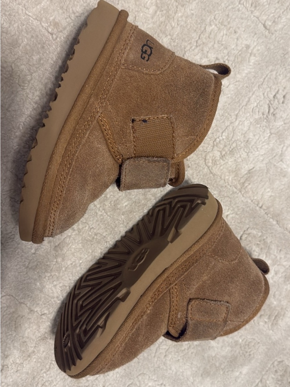 UGG Kids Suede Hook-and-Loop Ankle Boots - Chestnut Brown